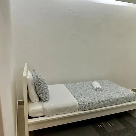 Apartmán 2 Bedroom Apt Walking Distance To *