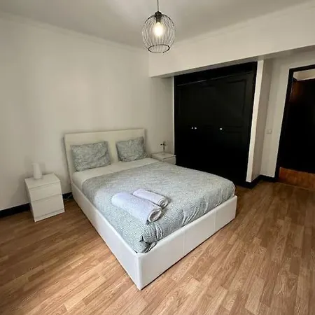 2 Bedroom Apt Walking Distance To Apartmán Estoril