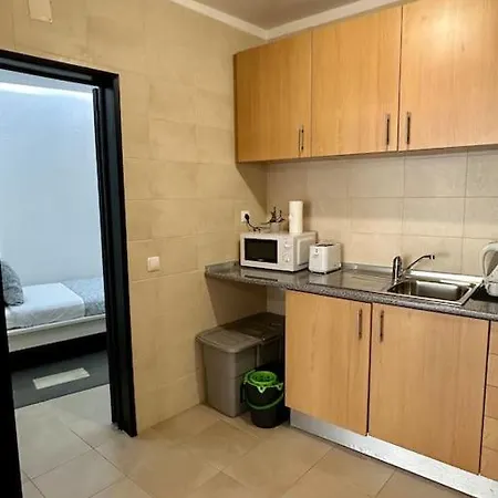 2 Bedroom Apt Walking Distance To *