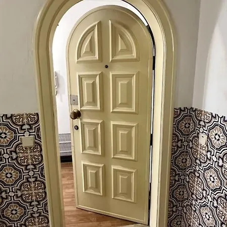 Apartmán 2 Bedroom Apt Walking Distance To