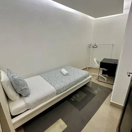 2 Bedroom Apt Walking Distance To